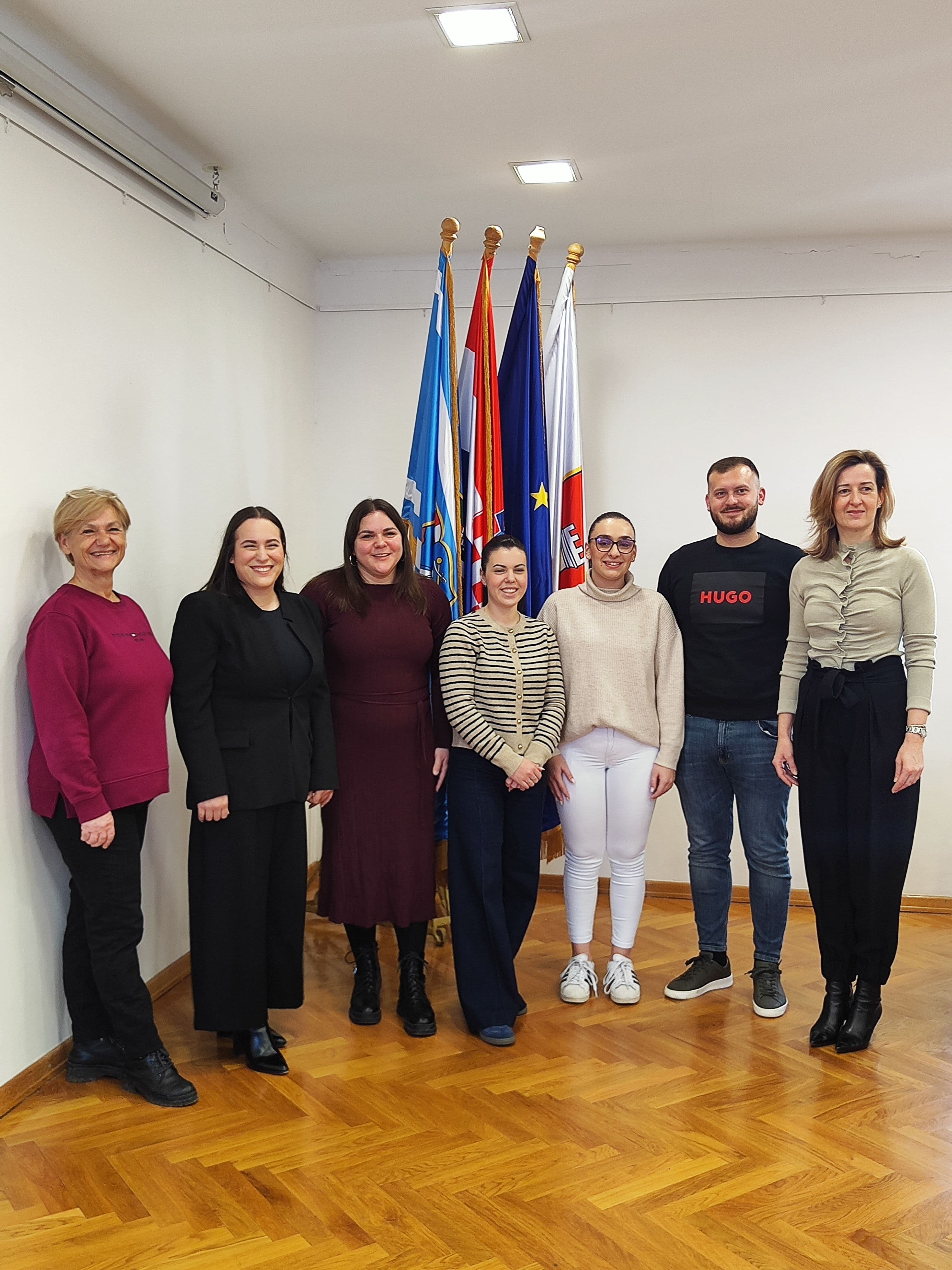 članovi savjeta s načelnicom i predsjednicom OV